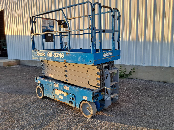 USED 2019 Genie GS-3246