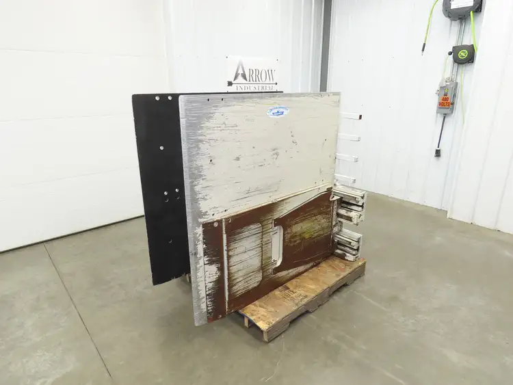 Used CASCADE _UNKNOWN_ Forklift Attachments Indiana US | Arrow Industrial #829144
