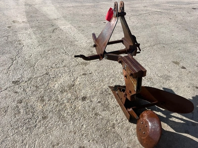 FORD 1 BOTTOM PLOW Plow | County Equipment Company LLC (5)