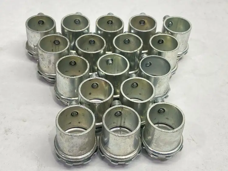 Used HALEX 3/4" SET-SCREW EMT CONDUIT CONNECTOR LOT OF 17 Electrical Fittings Michigan US | Maverick Industrial Sales #1090057