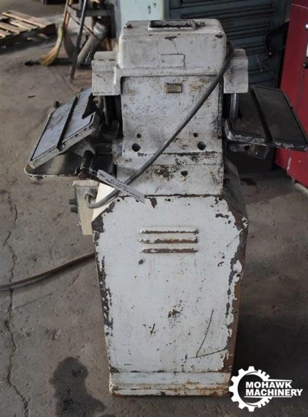 6" EXCELLO "46C" DOUBLE-END CARBIDE TOOL GRINDER w/TILT TABLES - 1/3 HP MOTOR - 5700 SFPM