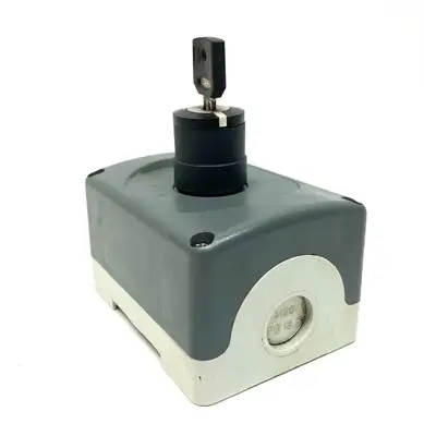 USED ABB PUSHBUTTON ENCLOSURE W/ KEY SELECTOR SWITCH