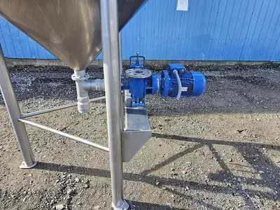 Used 585 Gallon Tank, Stainless Steel, With Mixer & Pump