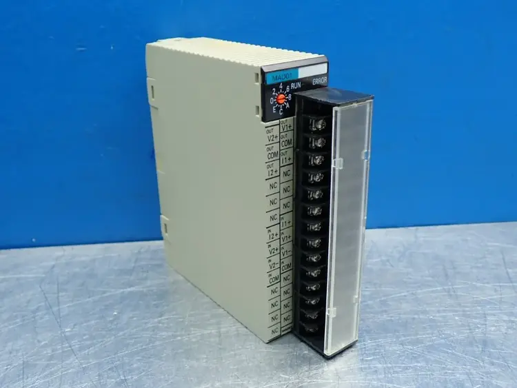 Used OMRON C200HMAD01 Input / Output Modules | HGR 24 #747846