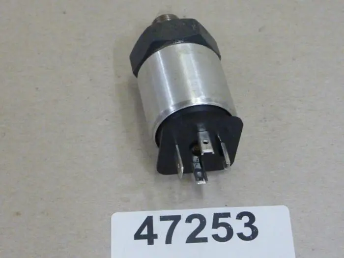 Used BOSCH 0 811 405 514 Sensors Michigan US | Ideal Machinery #597173