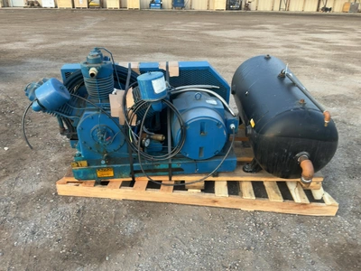 Used LEROI AIR COMPRESSOR 25 HP 880A HEAVY DUTY TWO STAGE RECIPROCATING 87.5 CFM AT 175 PSI Lubricated Reciprocating Air Compressors Michigan US | Miedema Asset Management Group #1761057