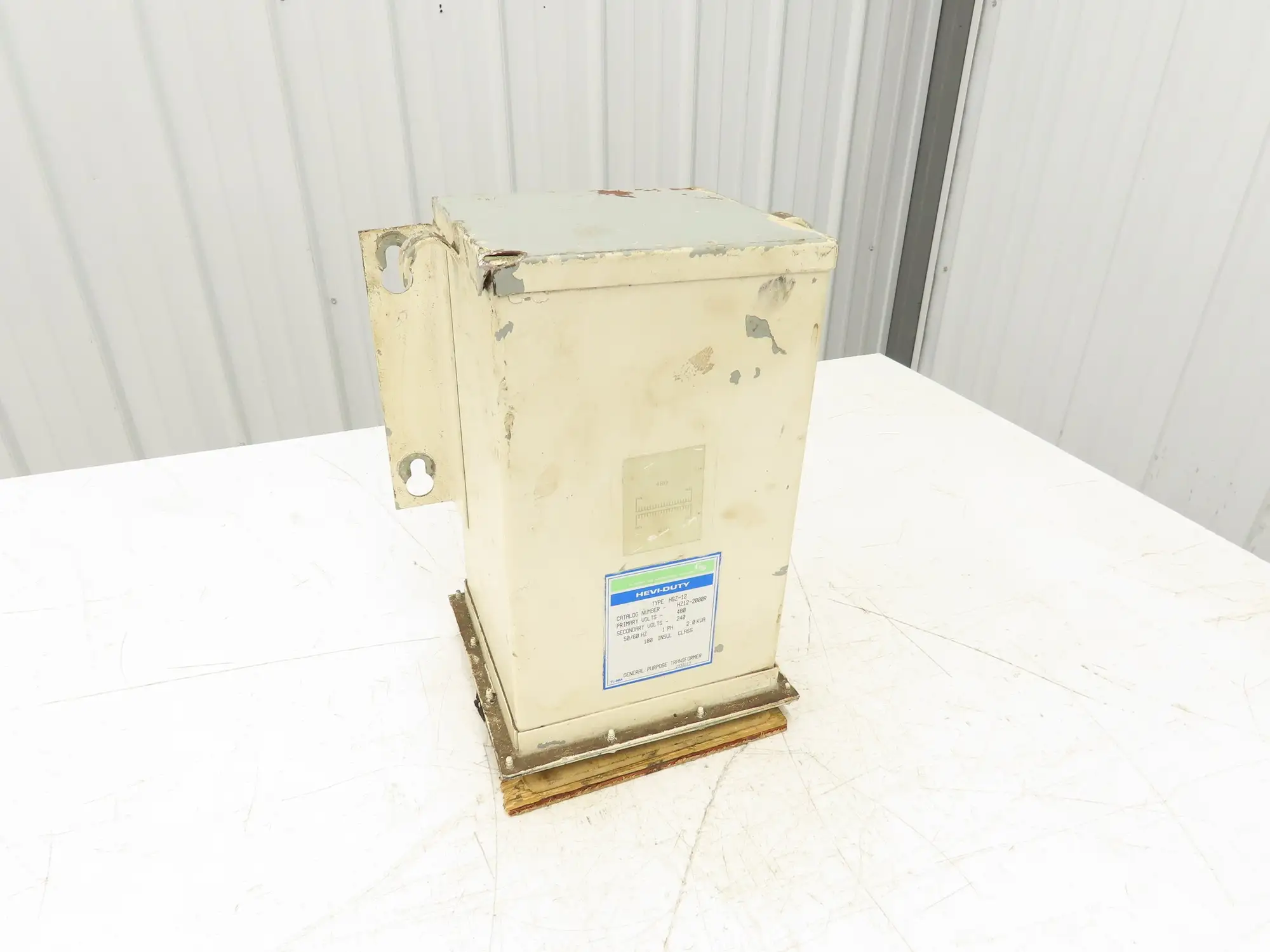 Hevi-Duty HZ12-2000R HSZ-12 Transformer 2kva 1PH 480HV 240LV Type 3R