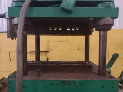 7 TON AIRAM  PNEUMATIC CUT OFF PRESS: STOCK #15486