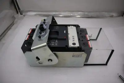 SQUARE D POWERPACT LJL36400U31XLY CIRCUIT BREAKER 400AMP STOCK H1720