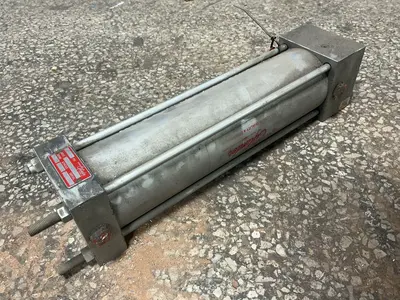 Used MILWAUKEE CYLINDER 255200105 Pumps Ohio US | HGR 24 #1541533