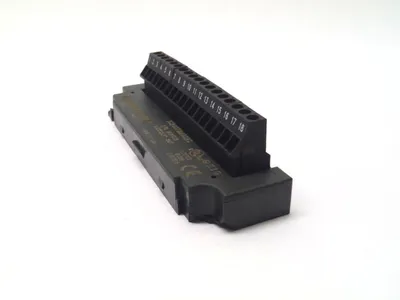 USED GE FANUC 18 POINT I/O CARRIER AUXILLIARY BOX