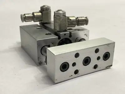 SBH120x1-AE-M | PHD  Compact Thruster Pneumatic Slide 20mm Bore 1" Stroke - Used