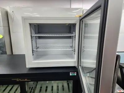 Used Metalfrio Used MetalFrio 1 Door Glass Countertop Freezer Model MSCTF-2 Display Freezers Illinois US | Falcon Restaurant Supply #1376763