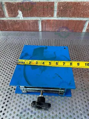 Unknown 8" x 8" x 12" Table-Top Lab Jack