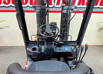 USED 2024 LIFT HERO LG25B