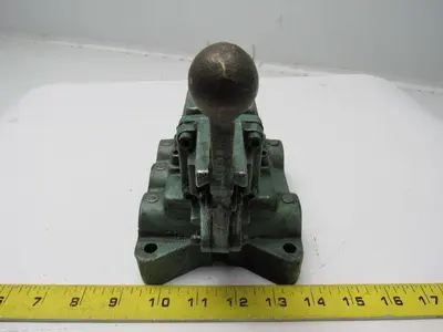 Numatics 4DPAL4SB Manual Hydraulic Valve 5-1/2" NPT Ports