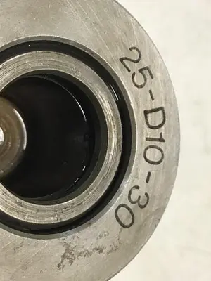 USED VICKERS 25-D10-30