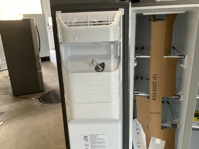Used SAMSUNG RS27T5200SR Refrigerators Michigan US | Miedema Asset Management Group #1578910