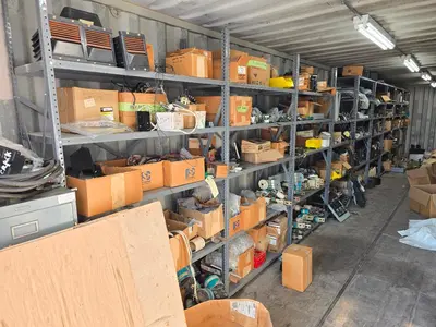 Used _UNKNOWN_ _UNKNOWN_ Shipping Containers Indiana US | Myron Bowling Auctioneers Inc #1504002