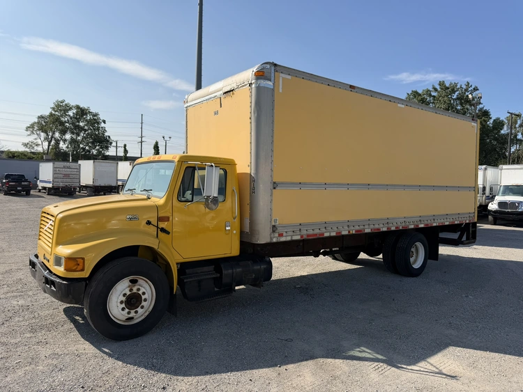 Used 2001 INTERNATIONAL 4900 4X2 Box trucks Indiana US | Miedema Asset Management Group #1414683