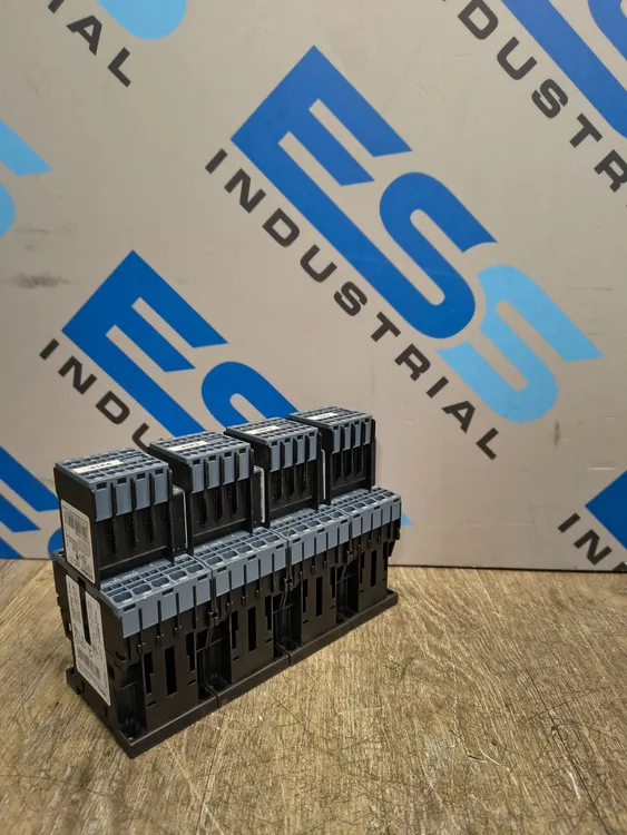Used SIEMENS 3RH2140-2BB40 Misc Electrical & Power Parts South Carolina US | ESS Industrial Equipment Sales #388523