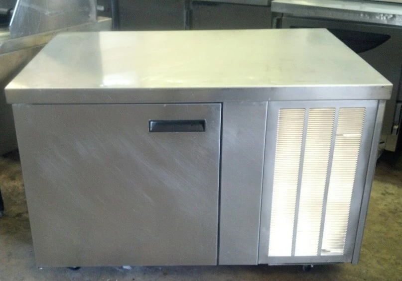 75-0083 Delfield 18648BUC 4’ Self Contained Work Table