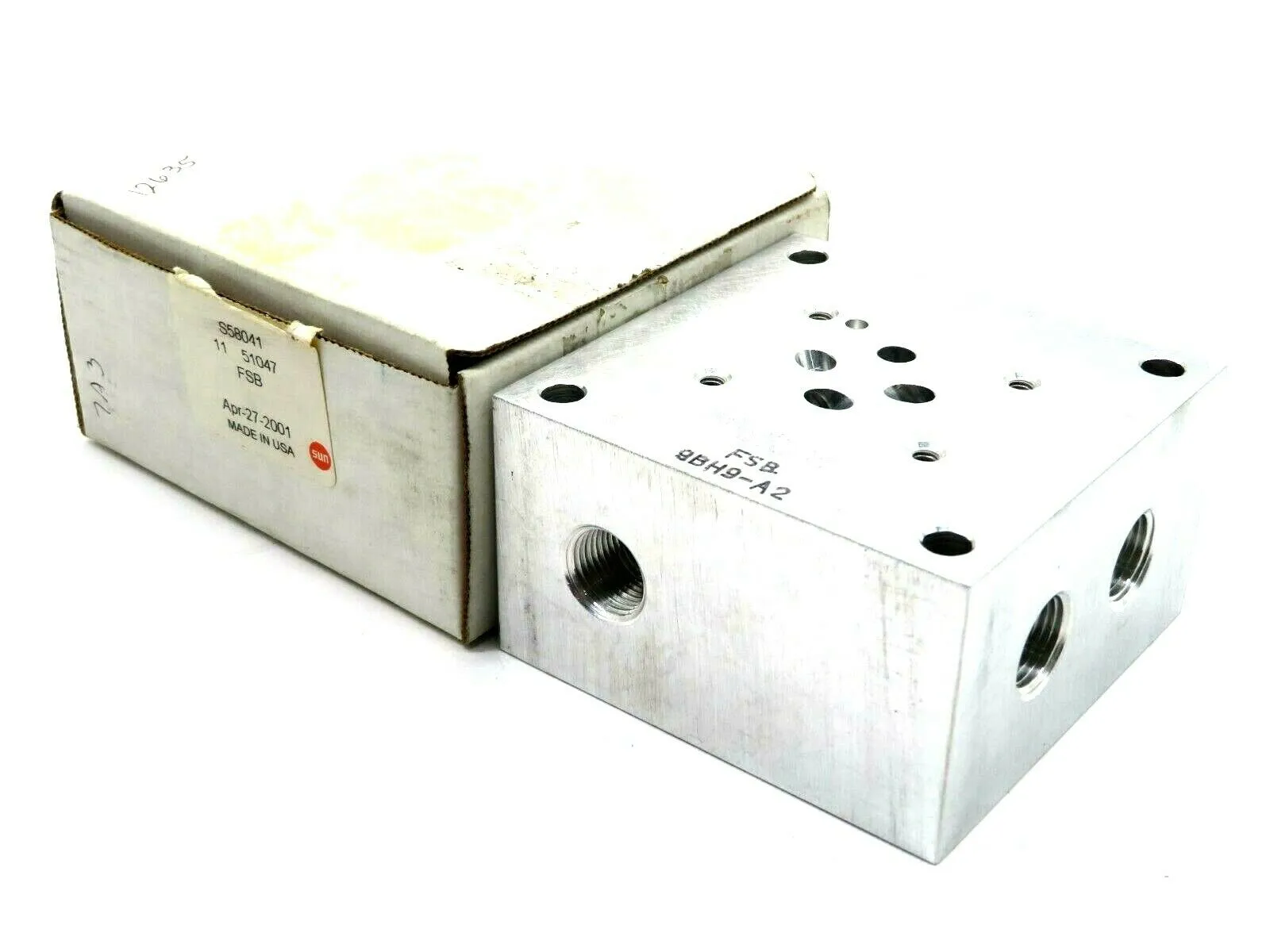 NEW SUN HYDRAULICS FSB-9BH9-A2 VALVE BODY S58041 FSB9BH9A2