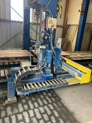 USED 2003 LENZEN 7125 UK 10