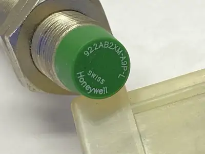 Used HONEYWELL 922AB2XM-A9P-L Proximity Sensors | Maverick Industrial Sales #1105280