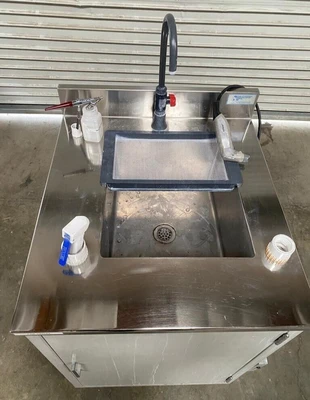 California Stainless Mfg Sink W/ Simco-Ion 6115 AirForce Ionizing Blow-off Gun