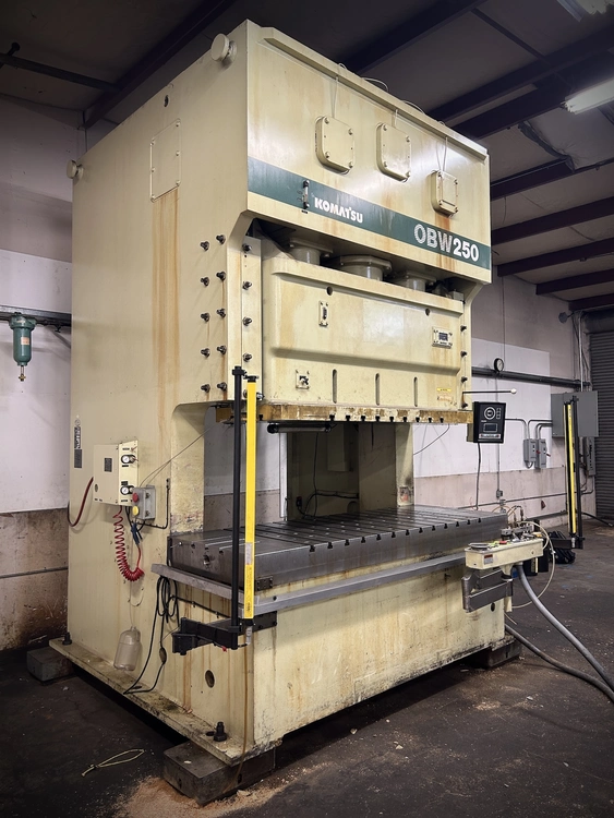 Used 1999 KOMATSU PRESSES KOMATSU OBW250-3 PRESS Gap Frame (OBS) Presses | Alma Machinery #899564