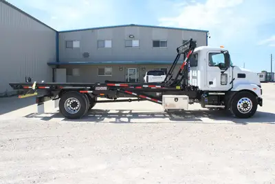 New | in-Stock 2027 MACK MD7 Rolloff Trucks Texas US | Roll Off Truck World #1491924