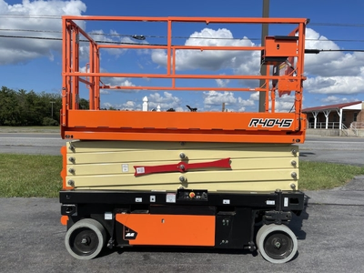 USED 2022 JLG R4045