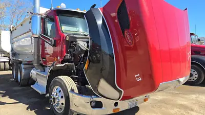 USED 2015 PETERBILT 579