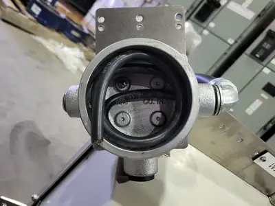 0-15 kPa Pressure Gauge 837-3 Assembly w/ Enclosure Valve And Insulation