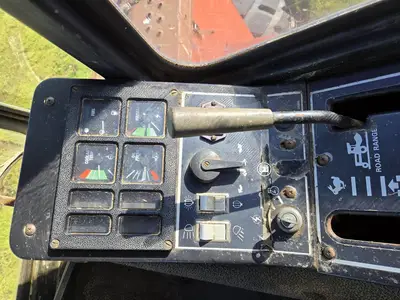 USED 1990 NEW HOLLAND 1118