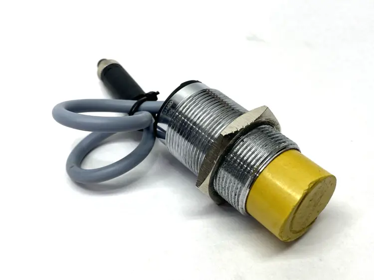 Used TURCK INDUCTIVE PROXIMITY SENSOR 10-30VDC 1646630 Proximity Sensors | Maverick Industrial Sales #1099705