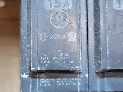15 Amp, 3 Pole, 240 Volt Circuit Breaker THHQB32015