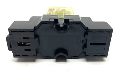 USED IDEC IDEC SOCKET BASE AND RELAY