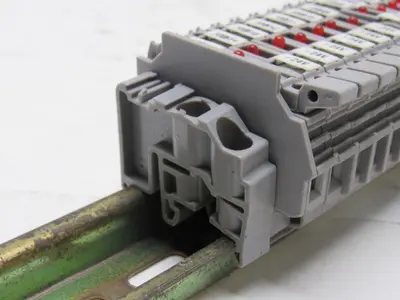 Entretec M4/8S Terminal Fuse Block W/ Blown Fuse Indicator  Lot of 48