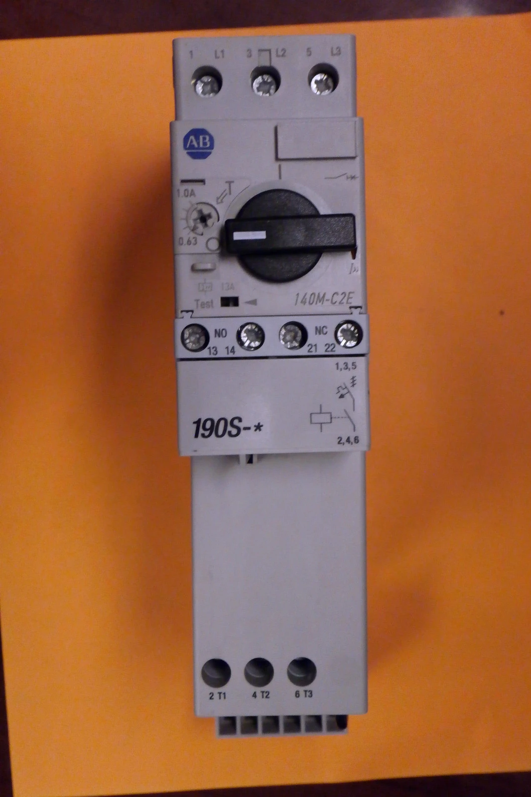 USED Allen-Bradley 140M-C2E-B10  SER B WITH 100-C09D*10 Ser A