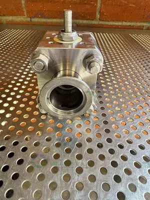 Used A&N CORPORATION STAINLESS STEEL BALL VALVE W/ KF40 VACUUM FITTING Valves/Fittings California US | Equipment Lab #1340311