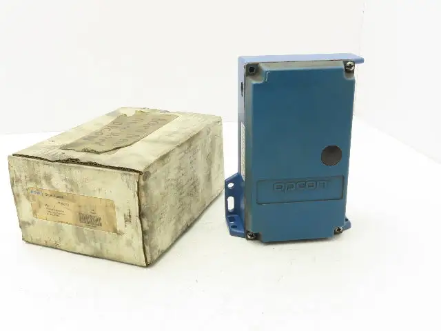 Used CUTLER HAMMER _UNKNOWN_ Proximity Sensors Indiana US | Arrow Industrial #1316765