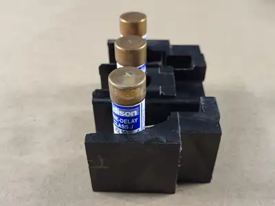 Disconnect Switch w/ 3 Times 30 Amp Fuse JDL30