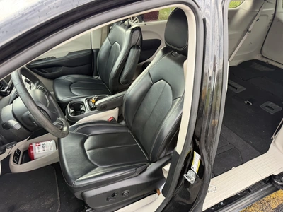 Used 2020 CHRYSLER PACIFICA VOYAGER Vans Ohio US | Miedema Asset Management Group #1577839
