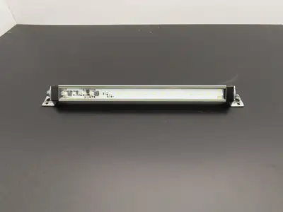 Banner WLS28-2XWG-285XQ Dual Color Light Strip White/Grn 12-30VDC Luminaire 28mm