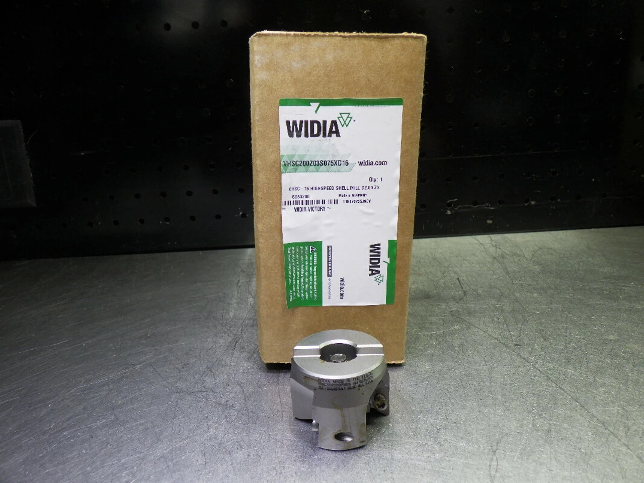 Widia 2" Coolant Thru Indexable Facemill 3/4" Arbor VHSC200Z03S075XD16 (LOC1219B)