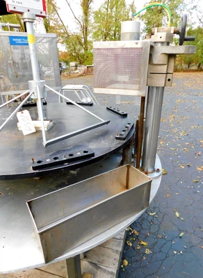 USED CUSTOM ROTARY INDEXING TABLE 8 STATION