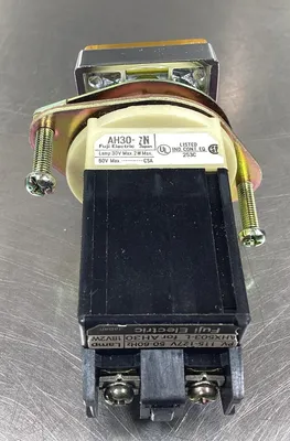 FUJI ELECTRIC AH30-ZNYL3 Command Switch Yellow 4B-35