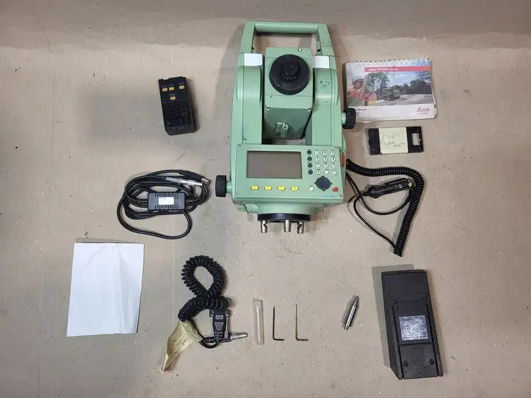 Used LEICA TCR803 Surveying Equipment British Columbia CA | Lenmark #279362